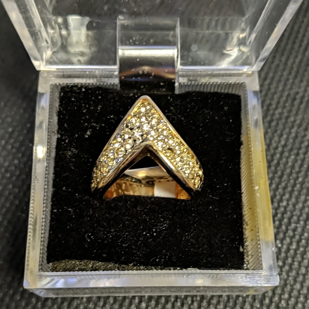 Women's ring